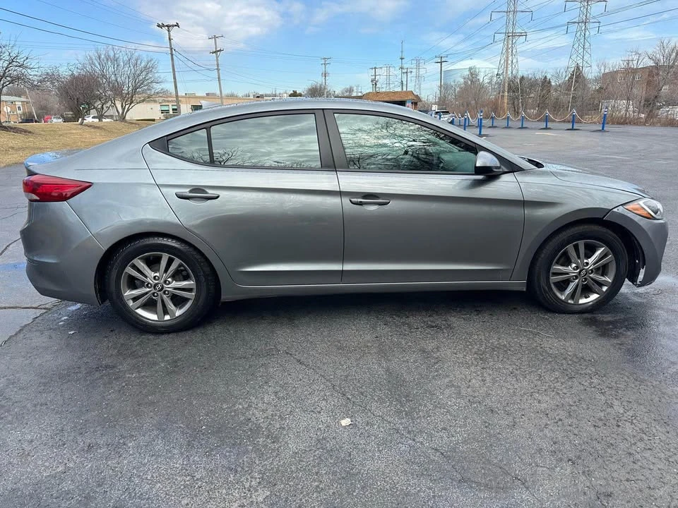 2017 Hyundai Elantra - Image 14 of 19