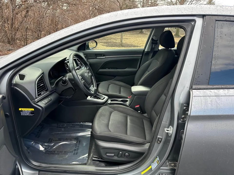 2017 Hyundai Elantra - Image 13 of 19