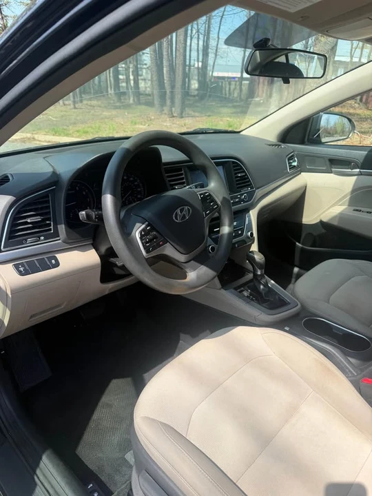 2017 Hyundai Elantra - Image 7 of 13