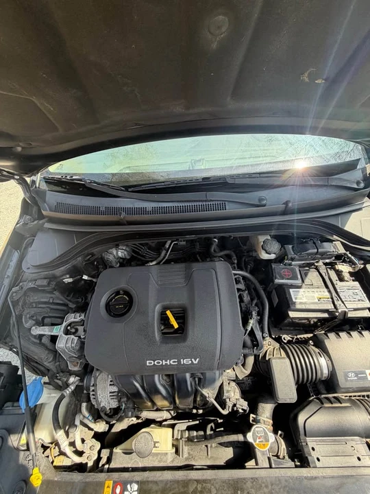 2017 Hyundai Elantra - Image 12 of 13