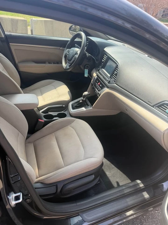 2017 Hyundai Elantra - Image 10 of 13