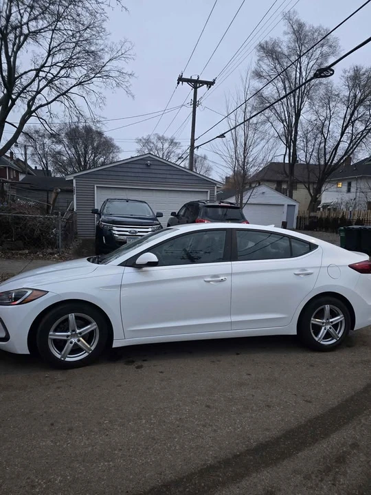 2017 Hyundai Elantra - Image 2 of 4
