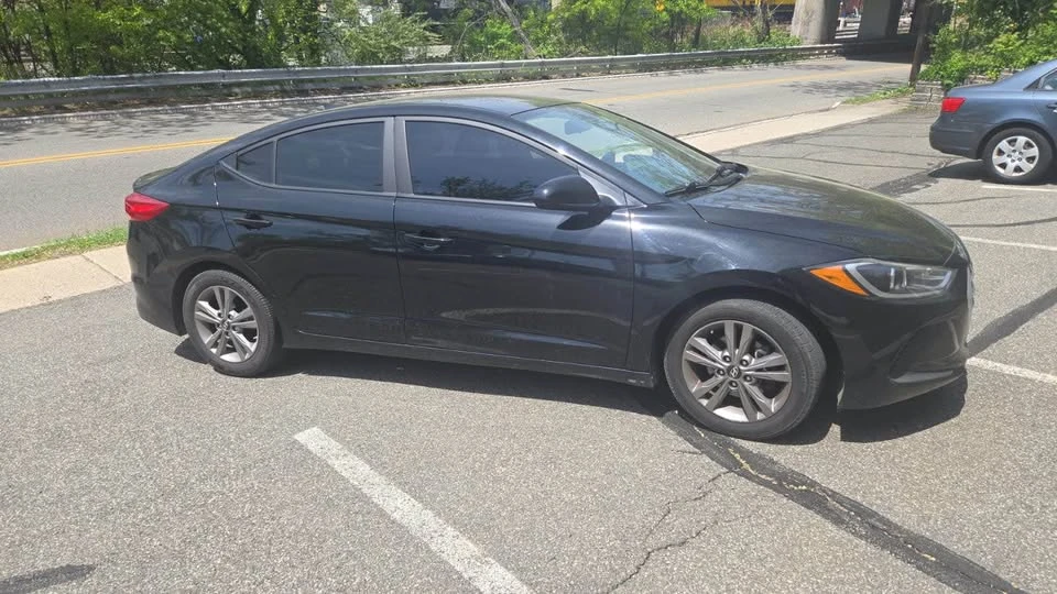 2017 Hyundai Elantra - Image 4 of 5