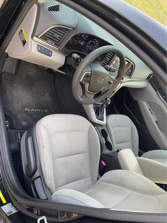 2017 Hyundai Elantra - Image 6 of 8
