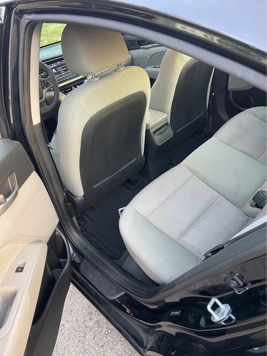 2017 Hyundai Elantra - Image 7 of 8