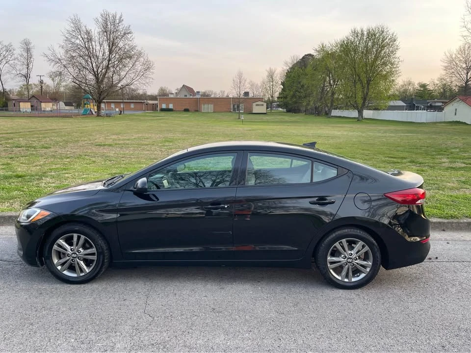 2017 Hyundai Elantra - Image 3 of 8