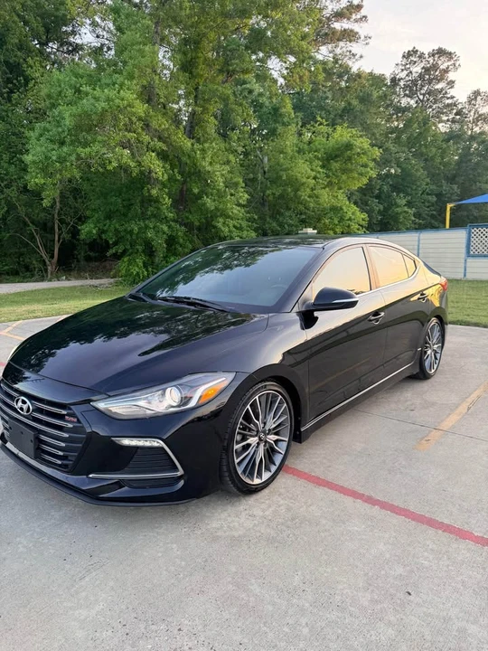 2017 Hyundai Elantra - Image 8 of 13