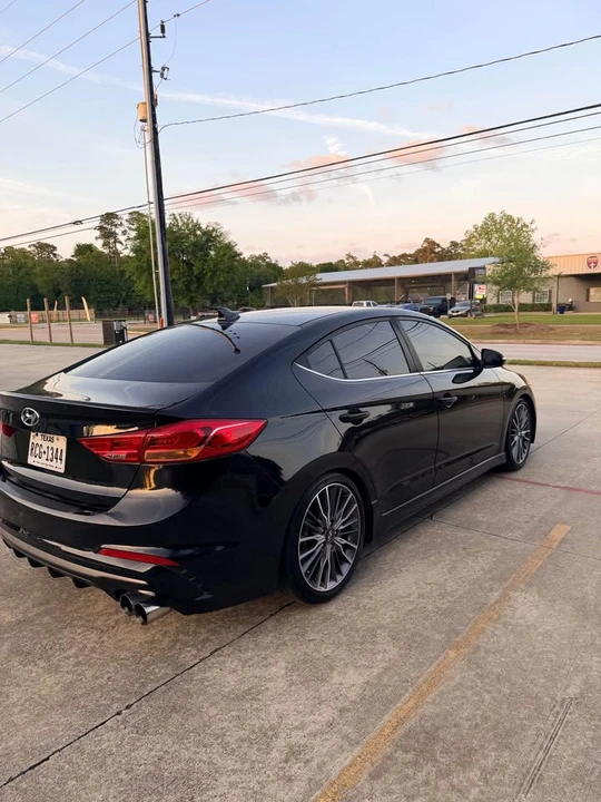 2017 Hyundai Elantra - Image 7 of 13