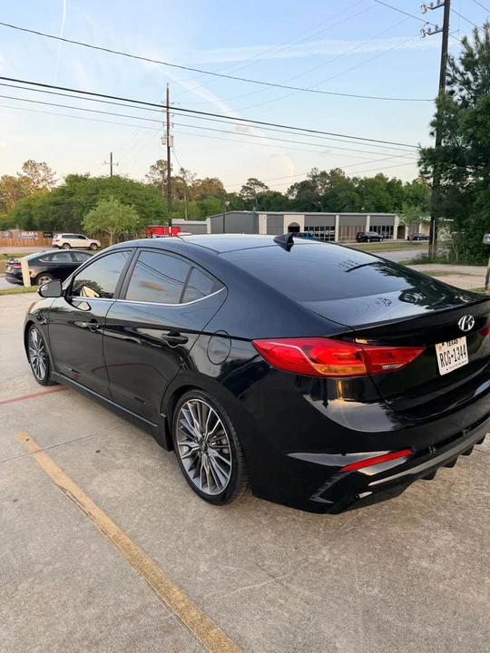 2017 Hyundai Elantra - Image 6 of 13