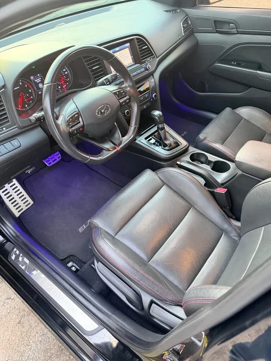 2017 Hyundai Elantra - Image 2 of 13