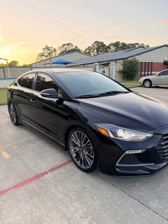2017 Hyundai Elantra - Image 5 of 13