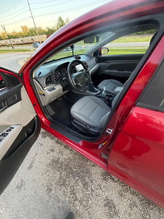 2017 Hyundai Elantra - Image 12 of 17
