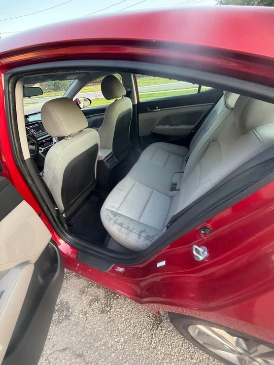 2017 Hyundai Elantra - Image 11 of 17
