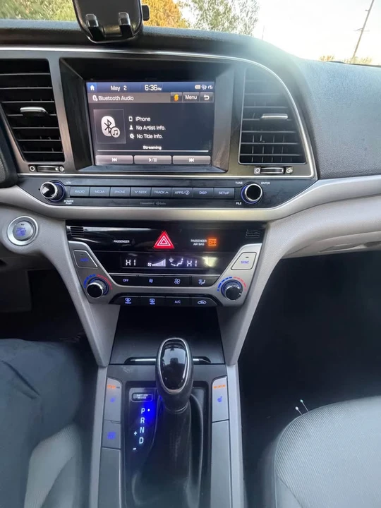 2017 Hyundai Elantra - Image 14 of 17