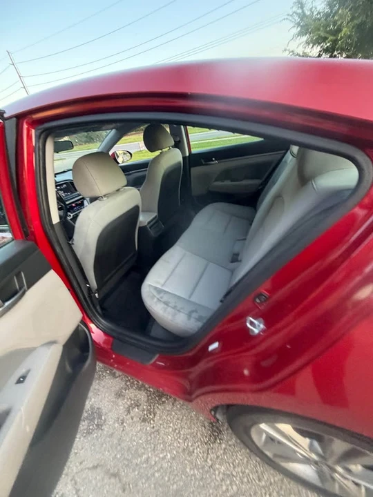 2017 Hyundai Elantra - Image 8 of 17