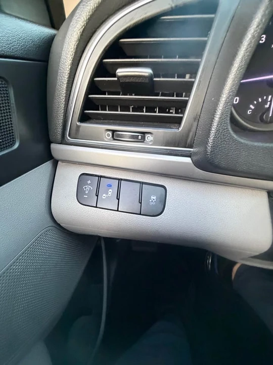 2017 Hyundai Elantra - Image 16 of 17