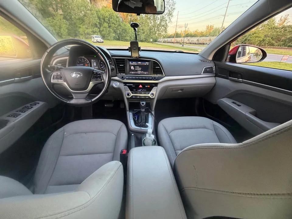 2017 Hyundai Elantra - Image 10 of 17