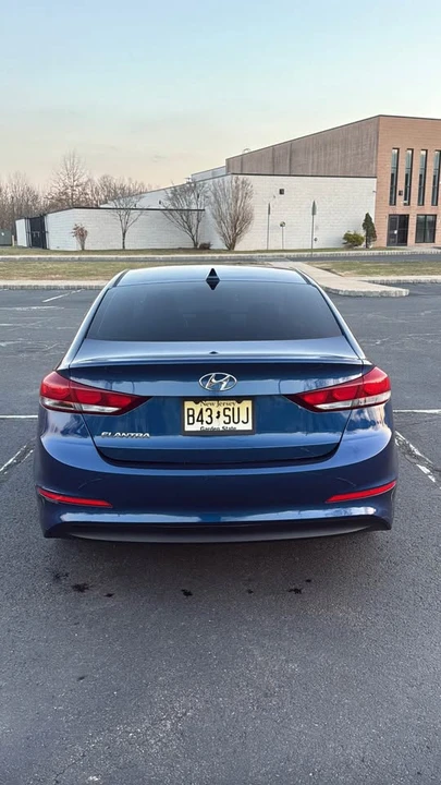 2017 Hyundai Elantra - Image 7 of 20