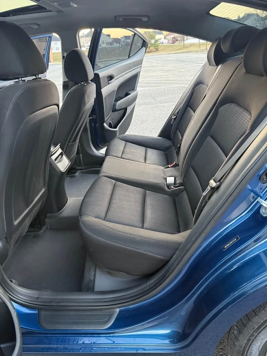 2017 Hyundai Elantra - Image 10 of 20