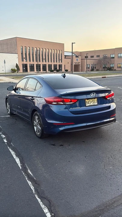 2017 Hyundai Elantra - Image 6 of 20