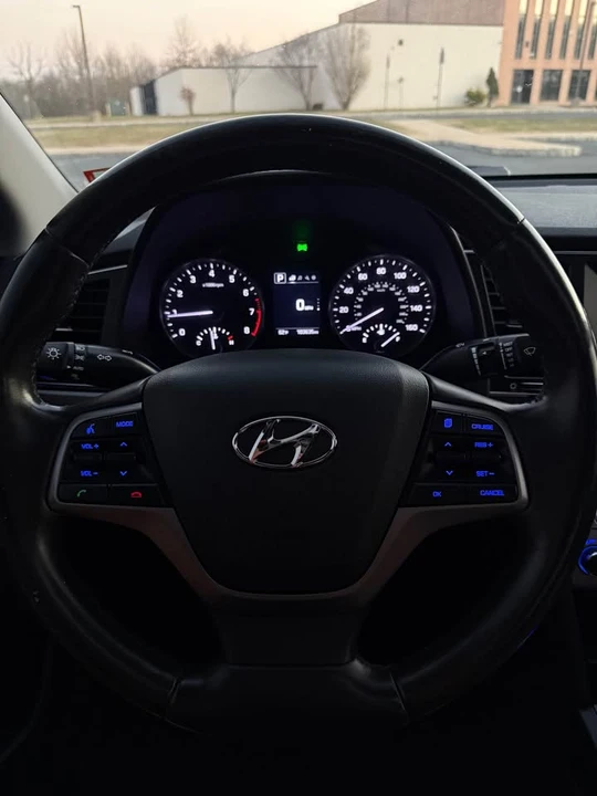 2017 Hyundai Elantra - Image 16 of 20