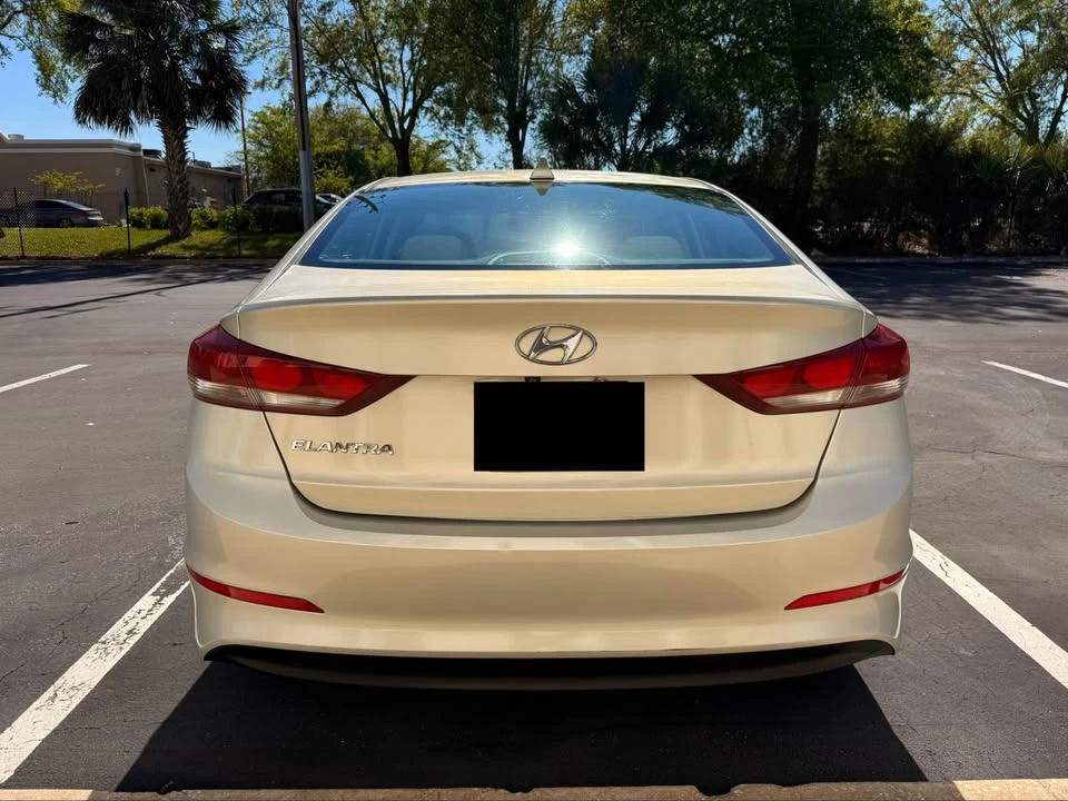 2017 Hyundai Elantra - Image 6 of 20