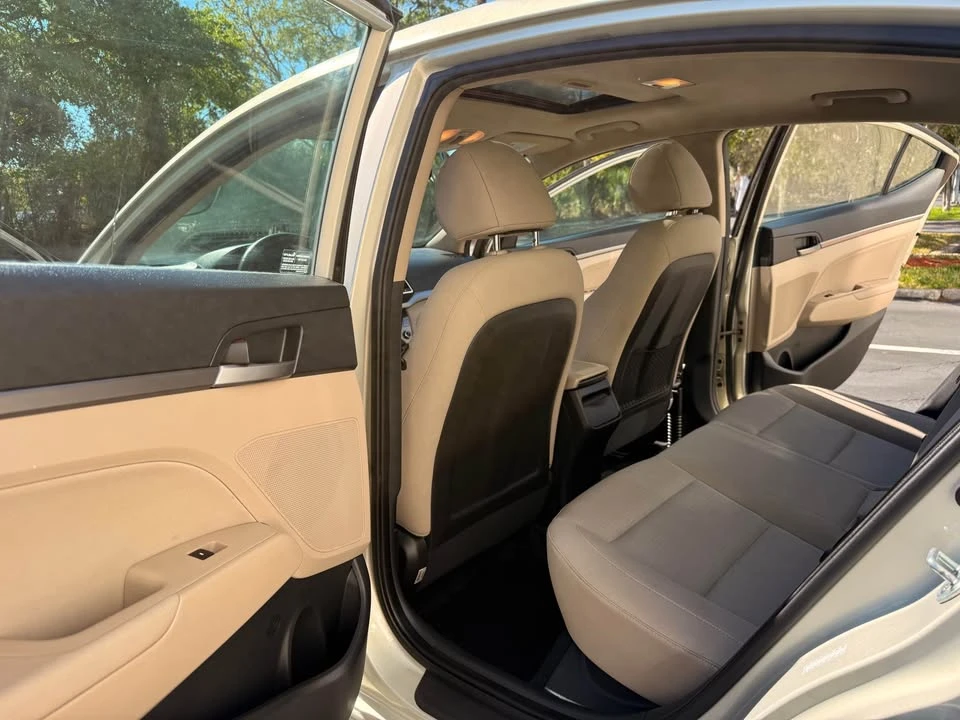 2017 Hyundai Elantra - Image 11 of 20