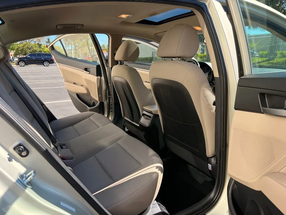 2017 Hyundai Elantra - Image 13 of 20