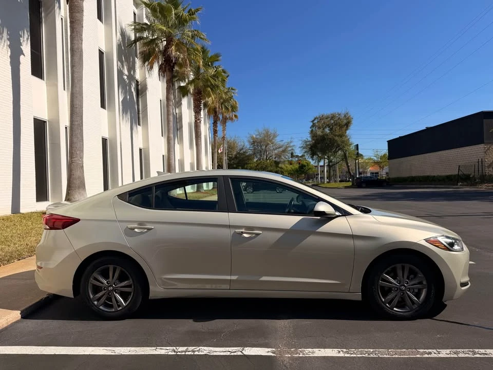 2017 Hyundai Elantra - Image 8 of 20