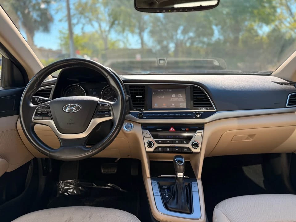 2017 Hyundai Elantra - Image 17 of 20