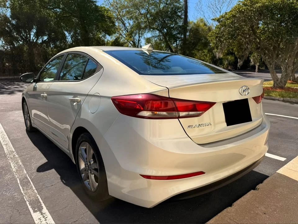 2017 Hyundai Elantra - Image 5 of 20