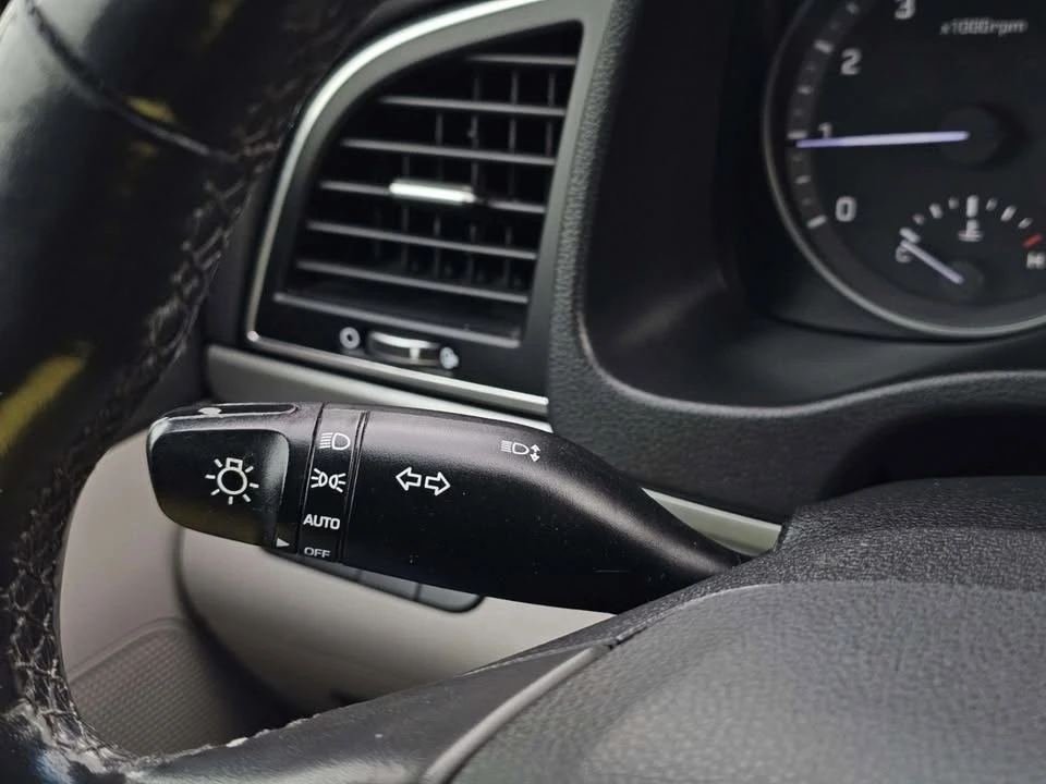 2017 Hyundai Elantra - Image 18 of 19