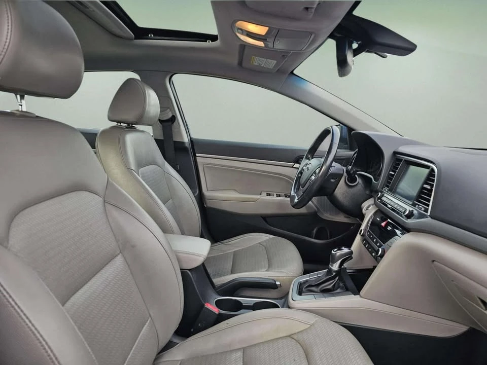 2017 Hyundai Elantra - Image 10 of 19