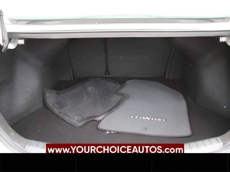 2017 Hyundai Elantra - Image 11 of 20