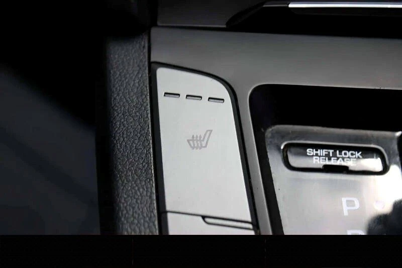 2017 Hyundai Elantra - Image 13 of 20