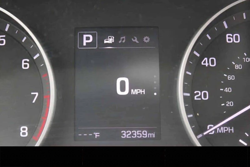 2017 Hyundai Elantra - Image 15 of 20