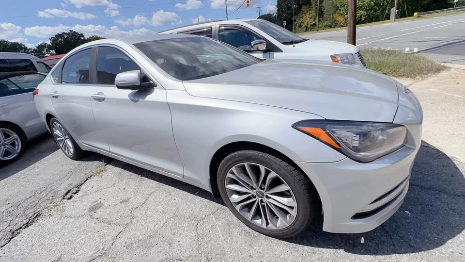 2017 Hyundai Genesis - Image 2 of 13