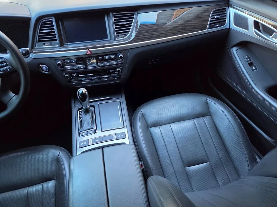 2017 Hyundai Genesis - Image 14 of 20