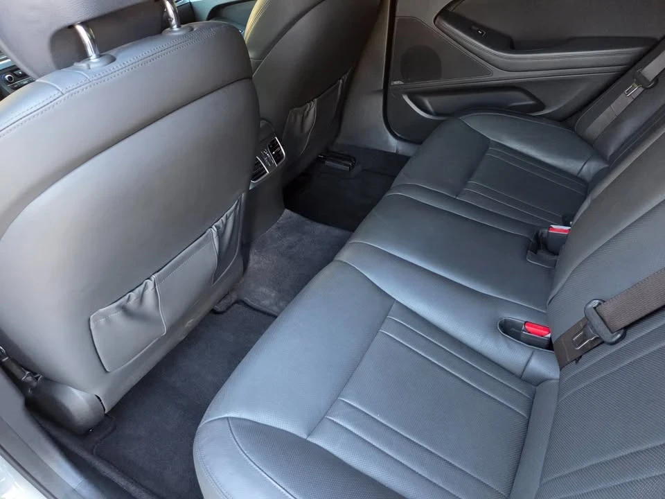 2017 Hyundai Genesis - Image 16 of 20