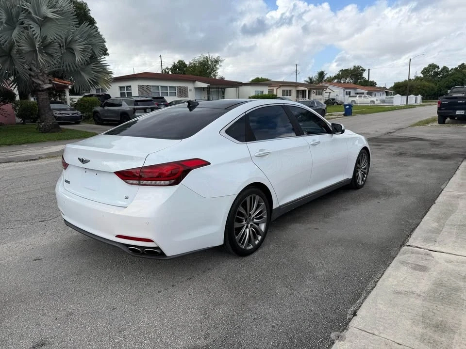 2017 Hyundai Genesis - Image 4 of 11