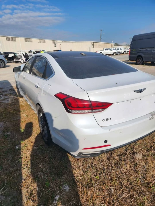 2017 Hyundai Genesis - Image 4 of 7