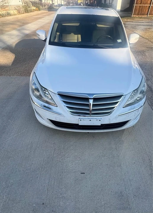 2017 Hyundai Genesis - Image 3 of 10