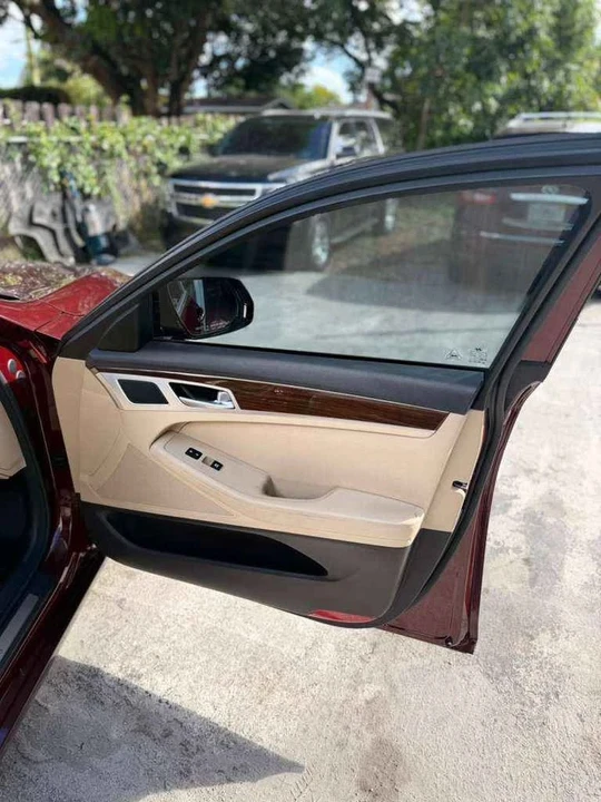 2017 Hyundai Genesis - Image 9 of 19