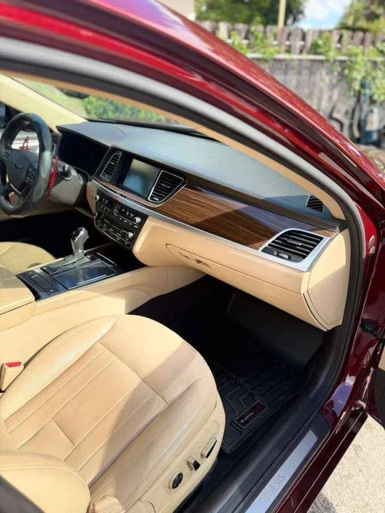 2017 Hyundai Genesis - Image 16 of 19