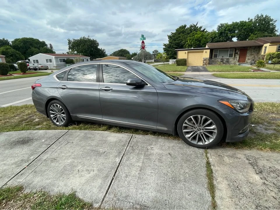 2017 Hyundai Genesis - Image 4 of 6