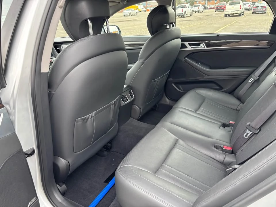 2017 Hyundai Genesis - Image 9 of 15