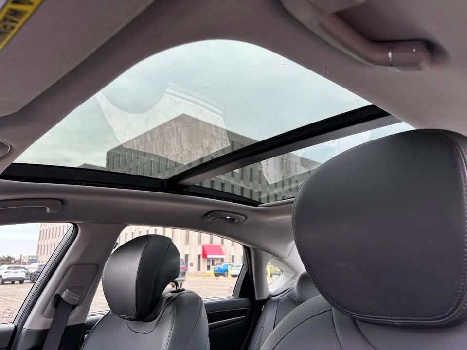 2017 Hyundai Genesis - Image 13 of 15