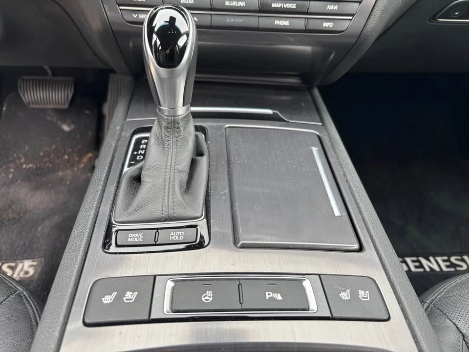 2017 Hyundai Genesis - Image 11 of 15