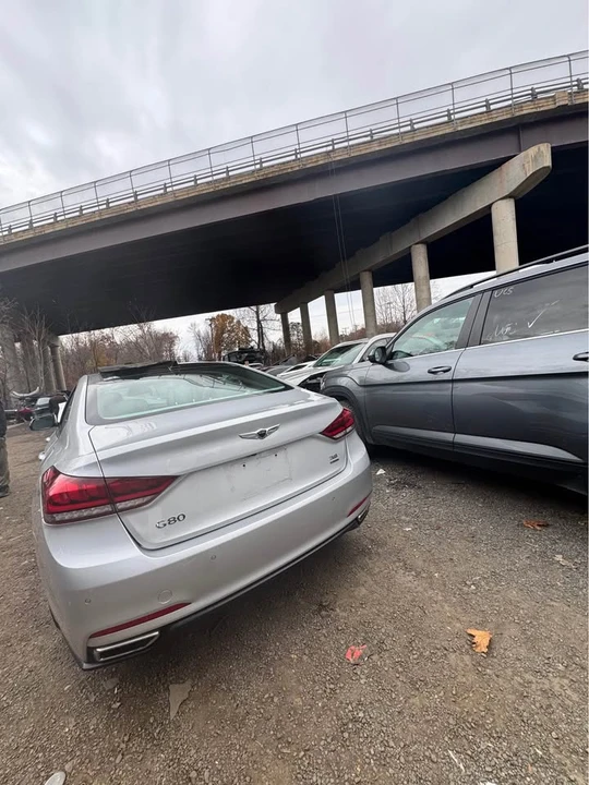 2017 Hyundai Genesis - Image 2 of 4