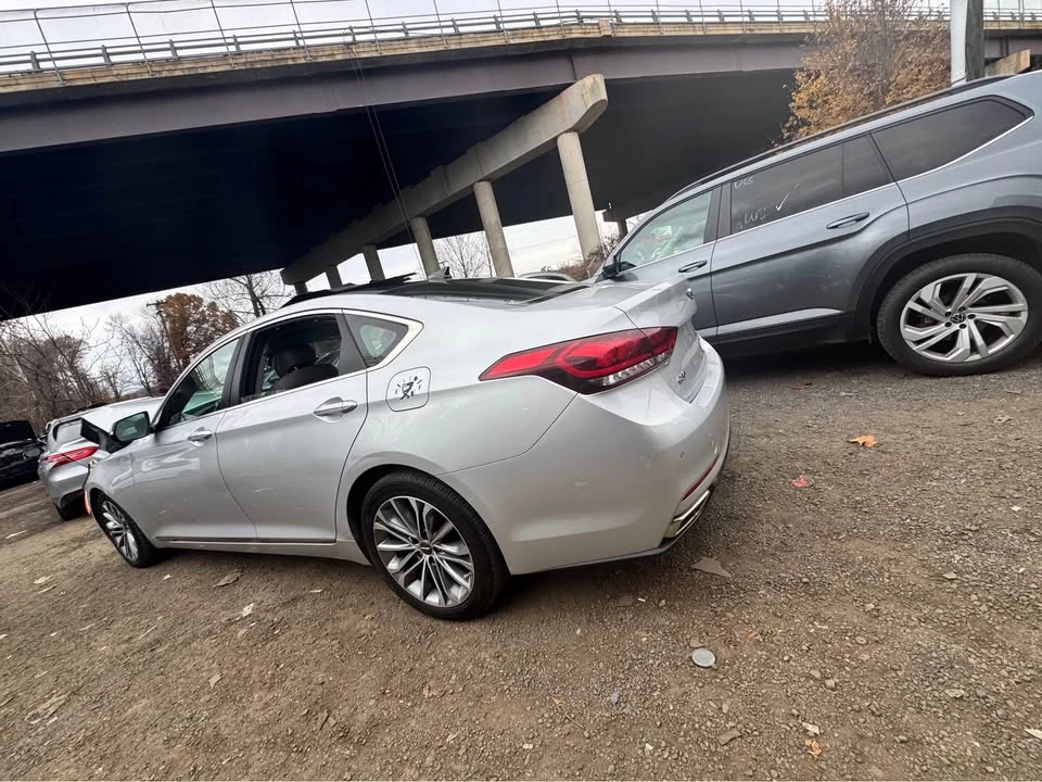 2017 Hyundai Genesis - Image 3 of 4